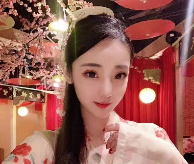 红尘醉餐厅仿真桃花树