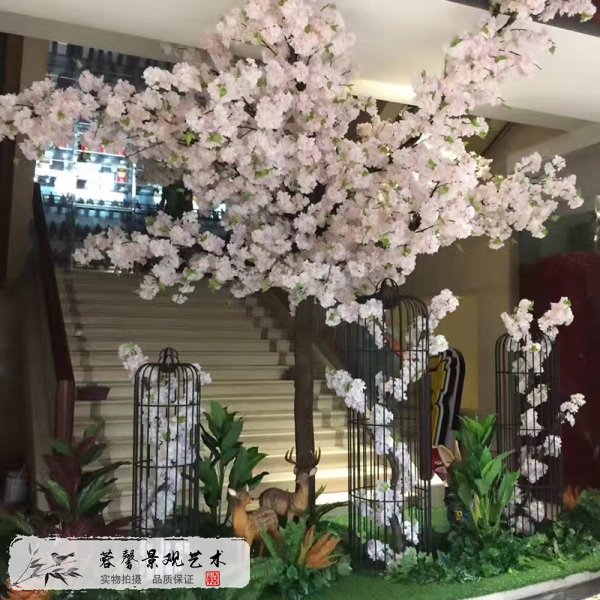 阳台摆放仿真树