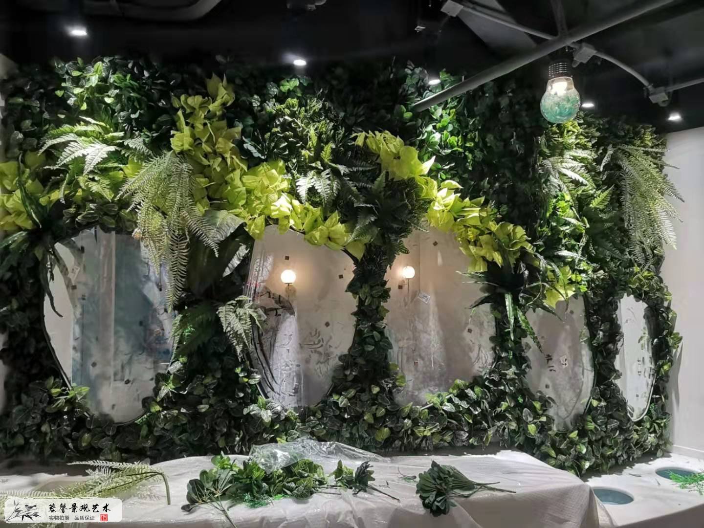 卫生间垂直绿化仿真植物墙